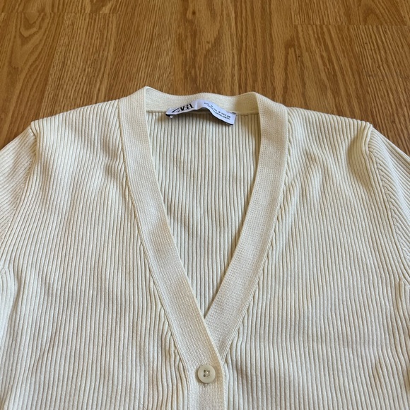 Zara Cream Ribbed Button-Up Top - Picture 4 of 5
